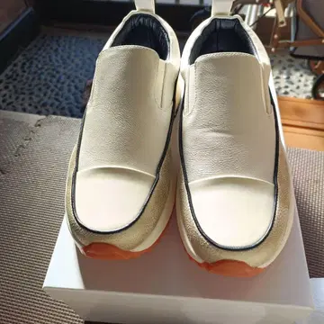 누벨보그 슬립온 스니커즈