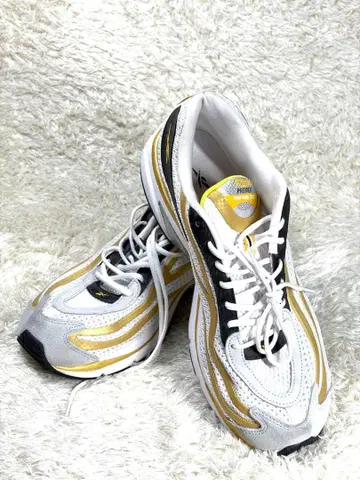 REEBOK 화이트/골드 러닝화 28.5cm