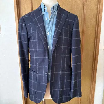 네이비 체크 무늬 테일러드 자켓