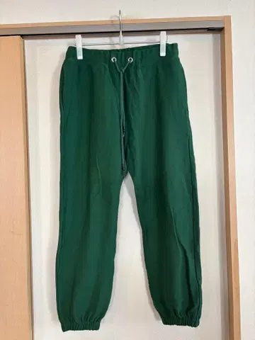 [미사용 새상품] 훼미리마트 스웨트 팬츠 짙은 녹색 L 사이즈