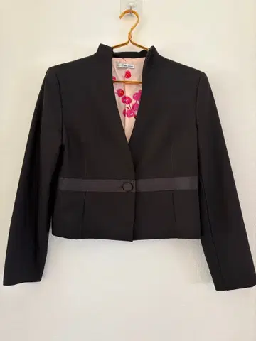 노카라 블랙 자켓 체리 패턴