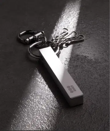 ADRER 메탈 레트로 호텔 키링 리미티드 999