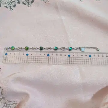 SJ 각인 돌고래 하트형 비즈의 실버풍 팔찌