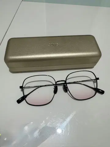 블랙 메탈 프레임 핑크 렌즈 안경