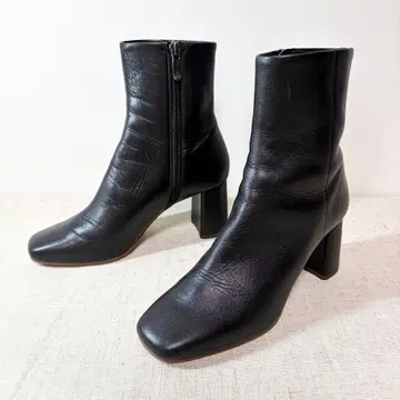 극미품 DIANA 다이애나 숏부츠 스퀘어토 사이드 지퍼 22