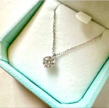 모이사나이트 목걸이 1.0ct (캐럿) 4발 직경 6.5mm 체인 포함