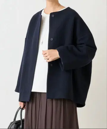 BEARDSLEY 비어즐리 뒤 둥근 울 숏코트 사이즈 0