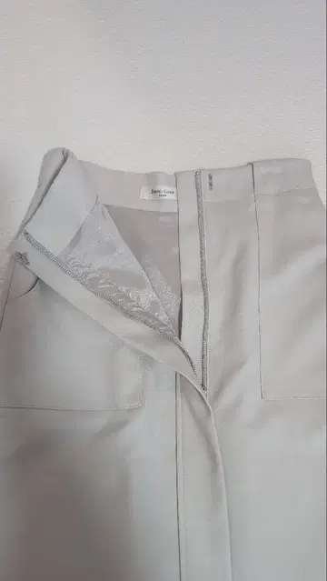 타이트 스커트 앞 지퍼