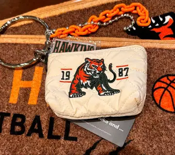 니코앤드 콜라보 STRANGER THINGS 로고 파우치 키링