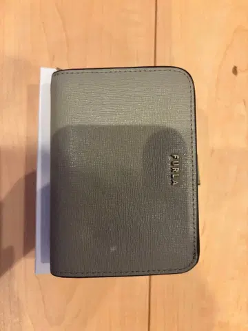 FURLA 그레이 접이식 지갑