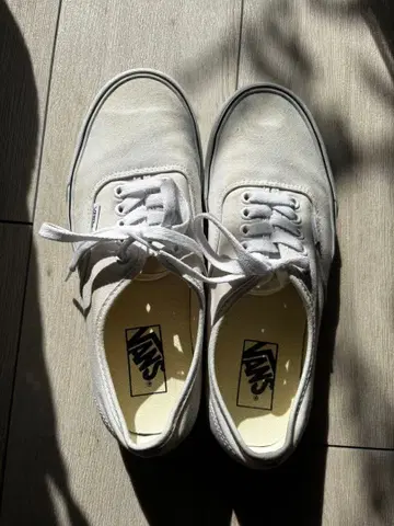 VANS AUTHENTIC 화이트 스니커즈