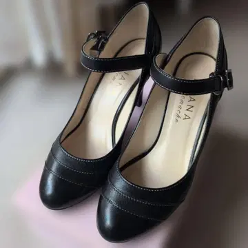 다이애나 블랙 하이힐