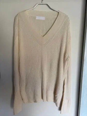 AP STUDIO V넥 리브 편 스웨터