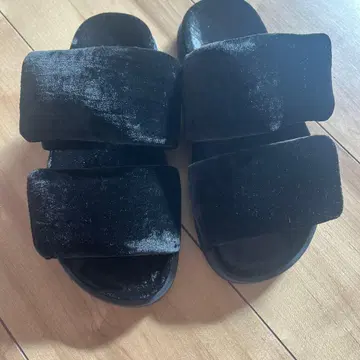 ERIKA CAVALLINI 블랙 샌들 36 벨벳