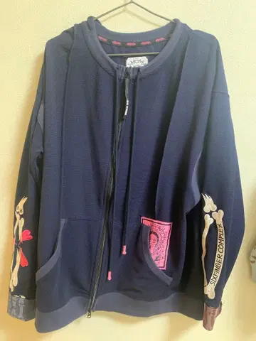 한국 브랜드 MAN.G 스컬 프린트 네이비