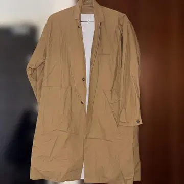 이로 나리 베이지 롱 코트 심플한 디자인