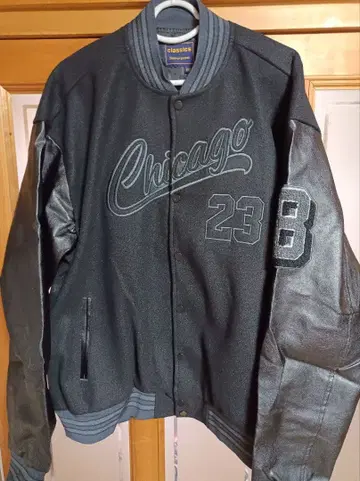 시카고 불스 바시티 자켓 Michael Jordan 23 사인 포함