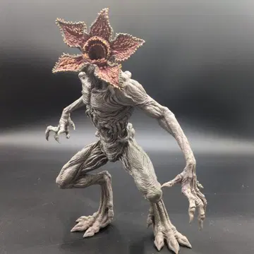 STRANGER THINGS 제일복권 A상 데모고르곤 피규어