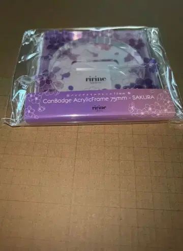 후쿠야 벚꽃 보라색 캔뱃지 아크릴 프레임 75mm