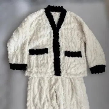 퍼풍 룸웨어 상하의 세트 화이트 블랙 미사용 새상품