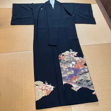 블랙 전통 예복 기모노 단풍 학