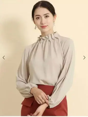 FENNEL 개더 넥 블라우스 그레이지