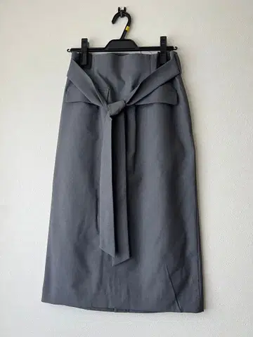 FENNEL 그레이 타이트 스커트 리본 포함