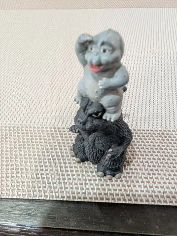 고질라와 미니라 피규어 2004년제