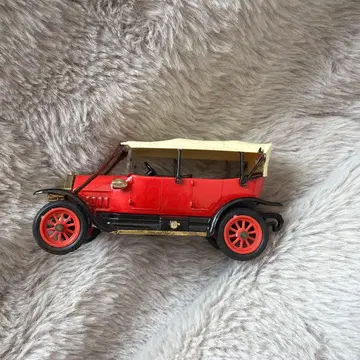 FIAT 1900 미니카 빨간색과 블랙