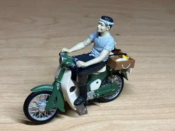 바이크 1/24 혼다 슈퍼커브 C50 메밀국수집 청년 피규어