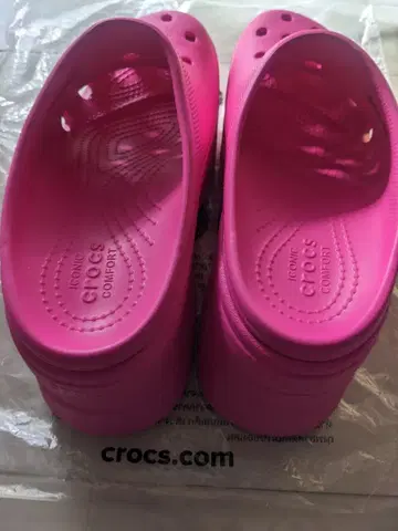 Crocs 핑크 클로그 샌들