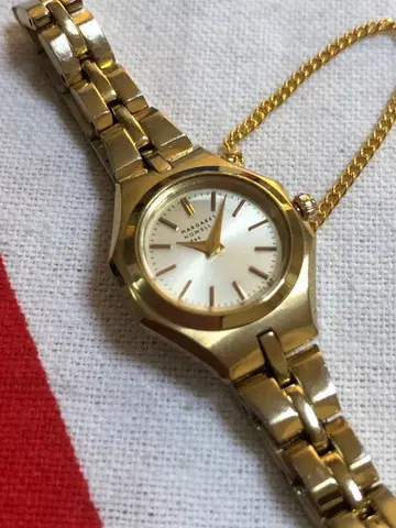 MARGARETHOWELL 여성용 시계 배터리 교환 완료