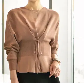 데프레 DESPRES 레이스업 풀오버