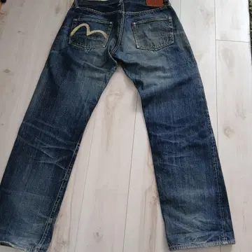 데미지 가공 스트레이트 데님