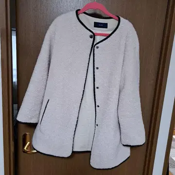 SHIPS 아이보리 보아 자켓