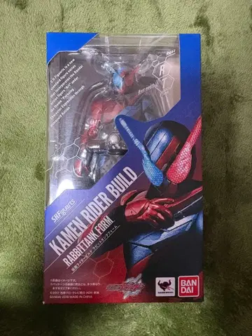 Shfiguarts 가면라이더 빌드 토끼 탱크 폼