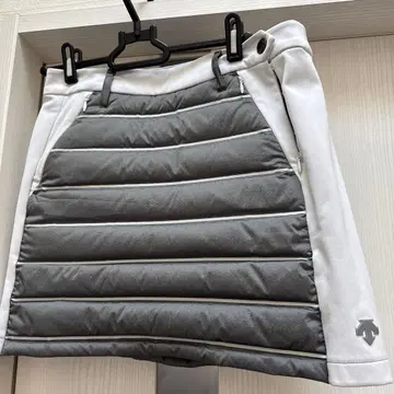 데상트 골프 여성용 퀼팅 스커트 S