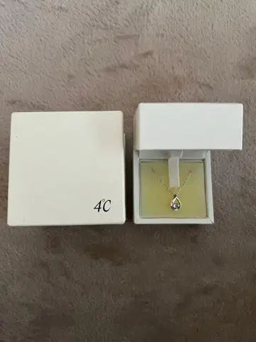 4C 눈물형 실버 목걸이 박스 포함