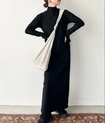 SELECTMOCA 핑거 슬리브 프티 하이 리브 원피스