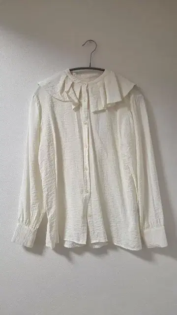 [ apart by lowrys ] RyNy 프릴 칼라 STD 블라우스