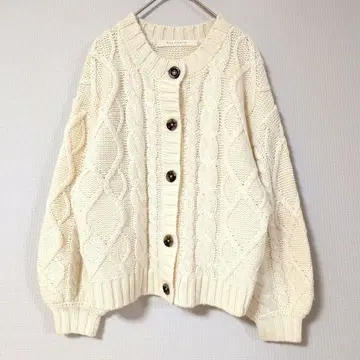 Raycassin 아이보리 케이블 니트 가디건 볼륨 소매 겉옷