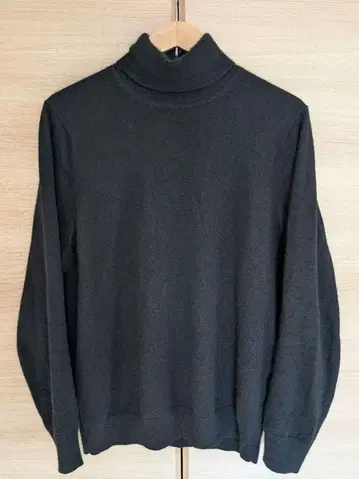 유니클로 캐시미어 100% 터틀넥 니트 스웨터 블랙 L