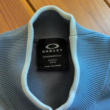 OAKLEY 오클리 여성용 스웨터