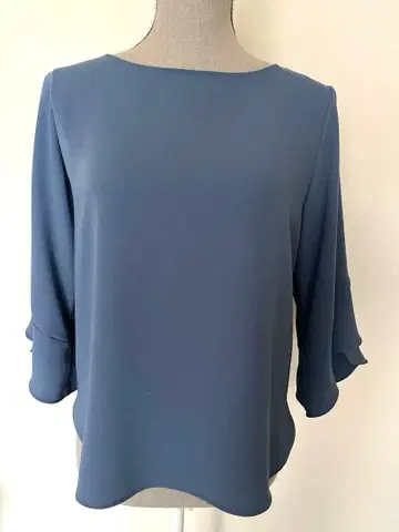 ANAYI. 블루 플레어 슬리브 7부 소매 블라우스