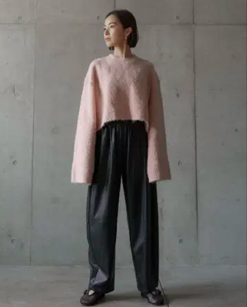 roughlow 부클레 숏 니트 핑크