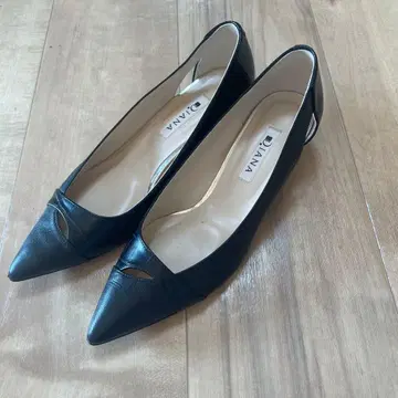 블랙 스틸레토 펌프스