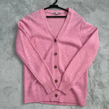 유니클로 핑크 V넥 가디건 긴팔