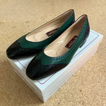 미사용 Mezzan boutique 메달리온 펌프스