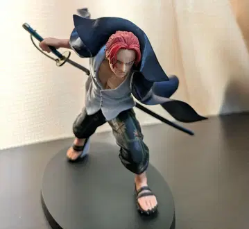 샹크스 피규어 원피스