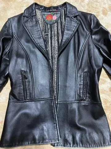 테일러드 자켓 블랙 가죽